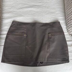 Chic Grey Mini Skirt with Zipper Pockets